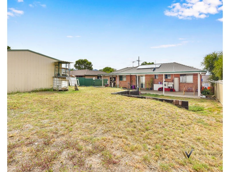 11 Carole Drive, Kootingal NSW 2352