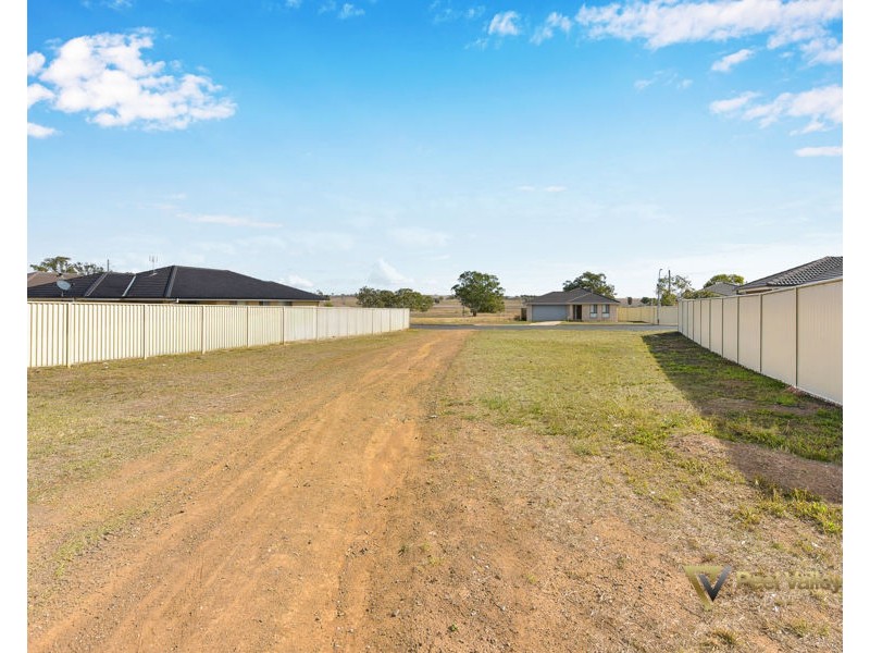 26 Flemming Crescent West, Tamworth NSW 2340