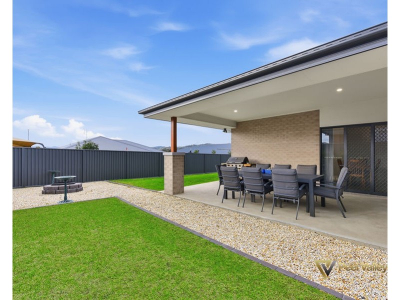 20 Grand Meadows Drive, Tamworth NSW 2340
