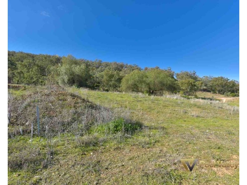 86 Valley Drive East, Tamworth NSW 2340