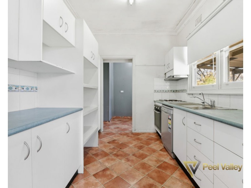 28 Churchill Street, Tamworth NSW 2340