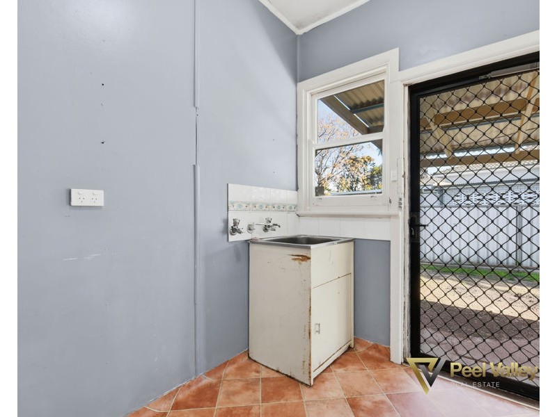 28 Churchill Street, Tamworth NSW 2340
