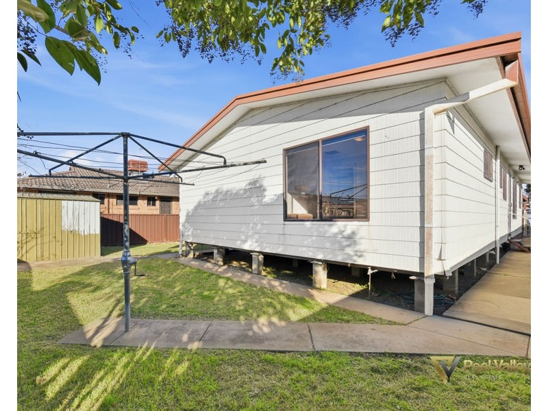 2 Hilda Lane, Tamworth NSW 2340