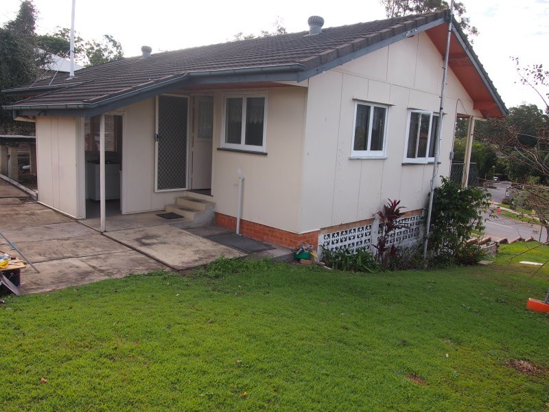 12 Russell Street, Everton Park QLD 4053