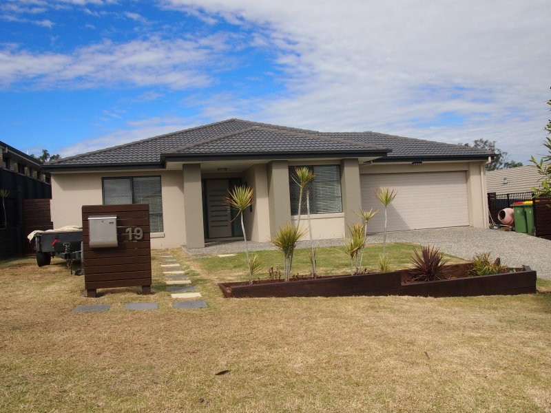 19 Patricius Place, Augustine Heights QLD 4300