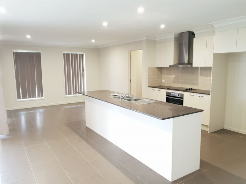 2 Hastings Avenue, Plainland QLD 4341