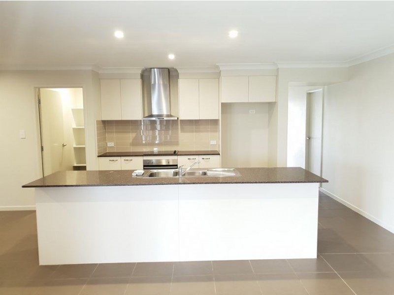 2 Hastings Avenue, Plainland QLD 4341