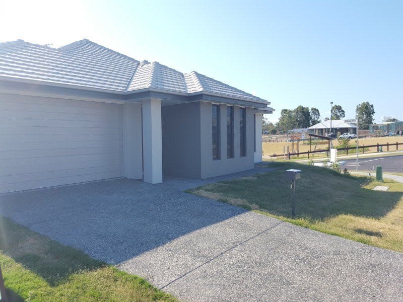 2 Hastings Avenue, Plainland QLD 4341