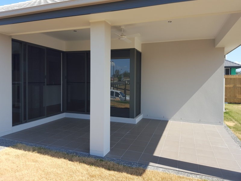 2 Hastings Avenue, Plainland QLD 4341