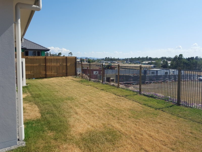 2 Hastings Avenue, Plainland QLD 4341
