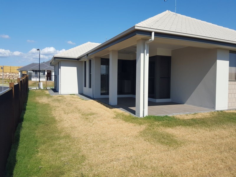 2 Hastings Avenue, Plainland QLD 4341