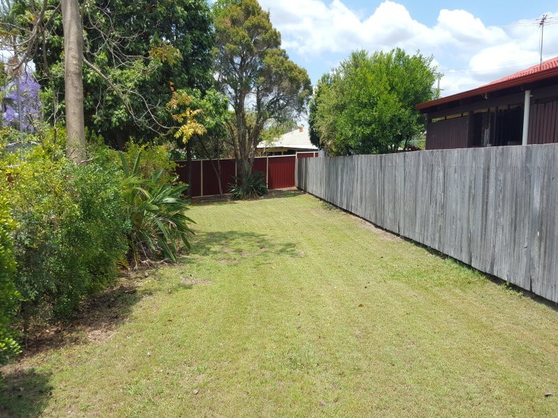 4 Volant Street, Regents Park QLD 4118