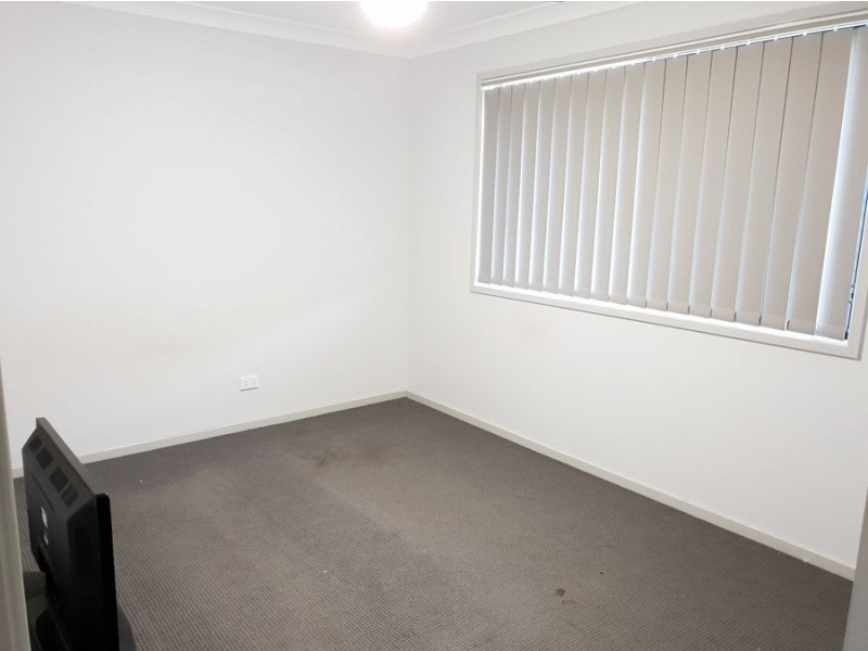 8 Hastings Avenue, Plainland QLD 4341