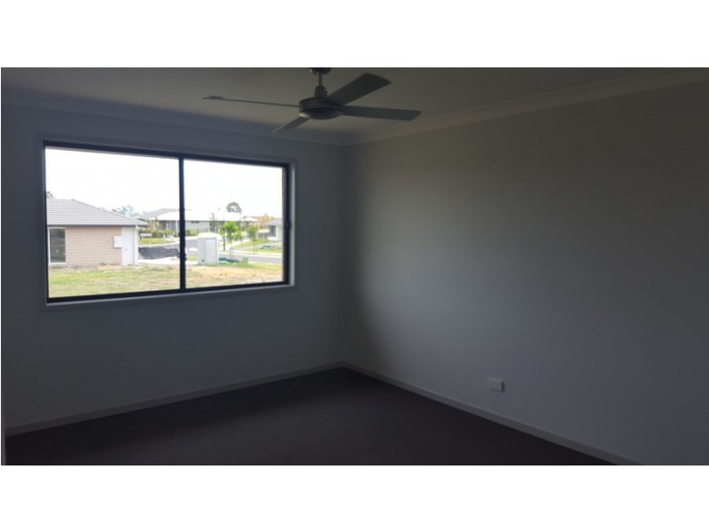 8 Hastings Avenue, Plainland QLD 4341