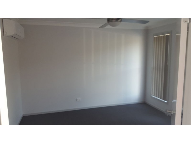 8 Hastings Avenue, Plainland QLD 4341