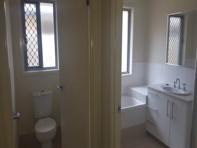 50 Carnarvon Avenue, Springfield Lakes QLD 4300