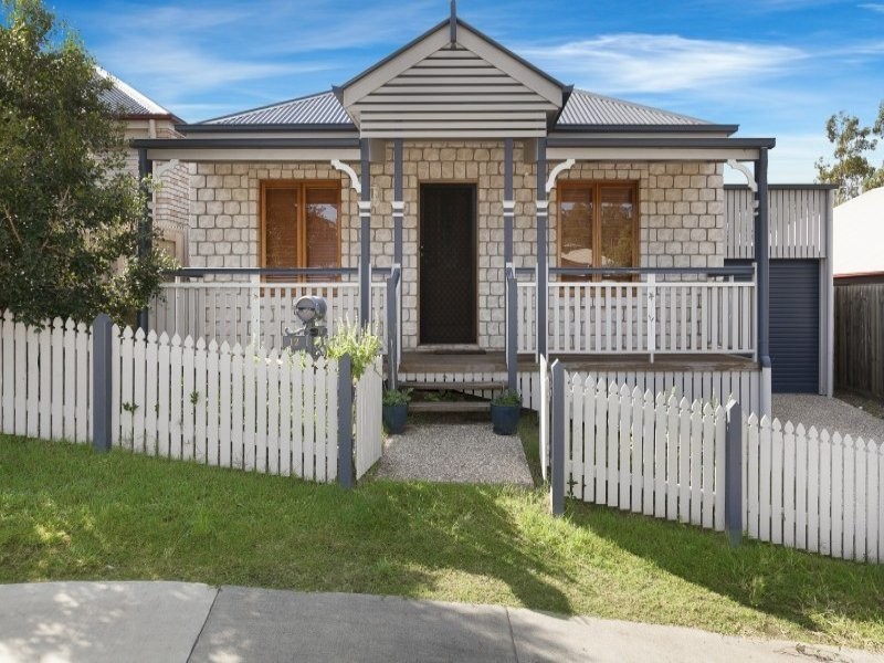 12 Hillsborough Place, Springfield Lakes QLD 4300