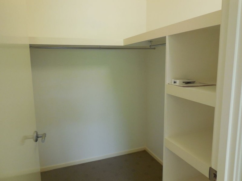 8 Morialta Street, Springfield Lakes QLD 4300