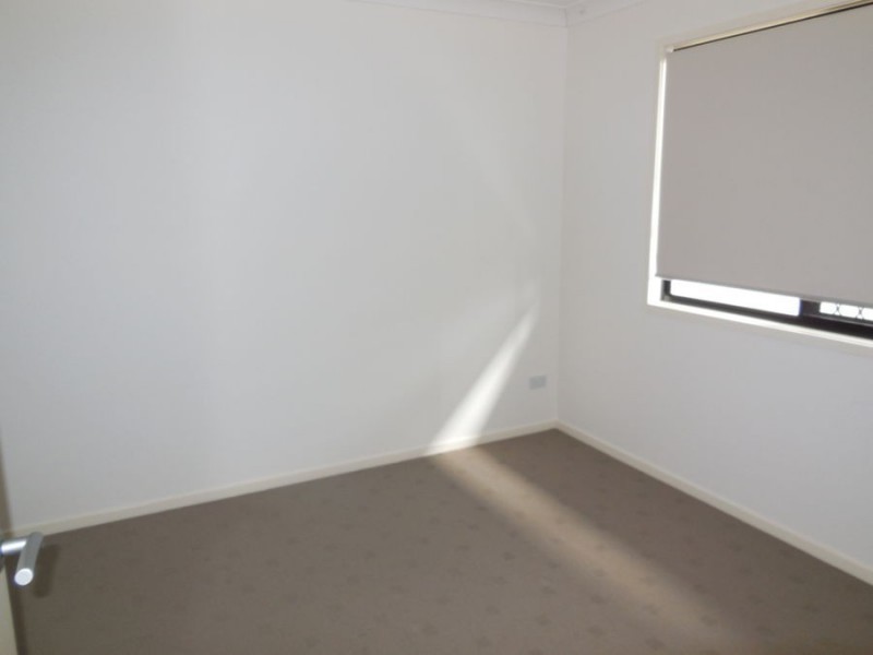 8 Morialta Street, Springfield Lakes QLD 4300