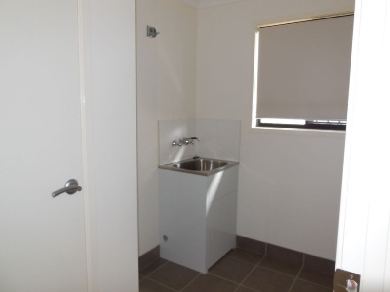 8 Morialta Street, Springfield Lakes QLD 4300