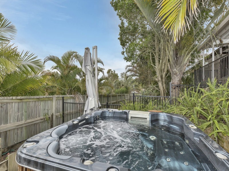 17 Moresby Ave, Springfield QLD 4300