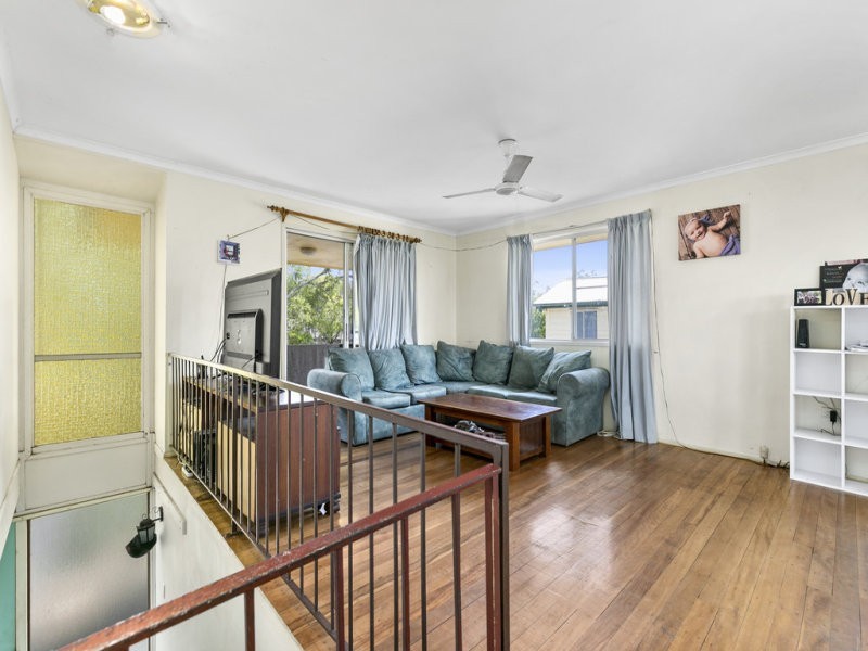92 Railway Street, Lowood QLD 4311