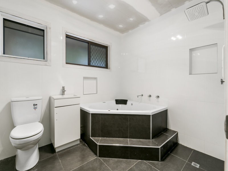 12 Glen Fairlie Avenue, Redbank Plains QLD 4301