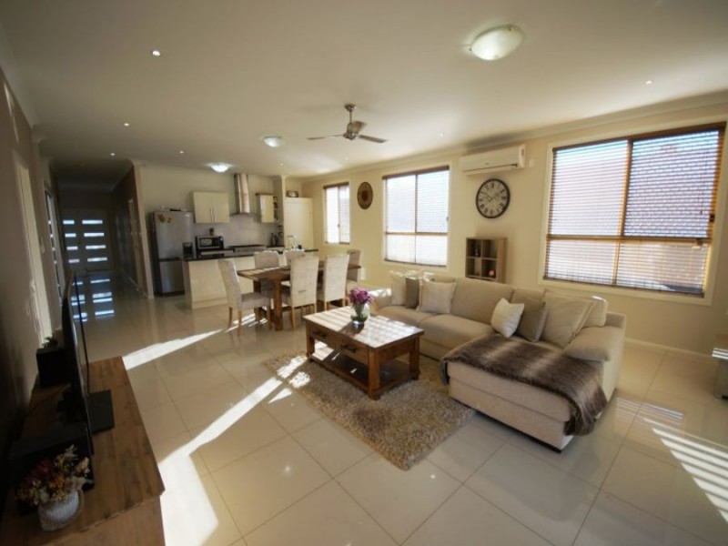 32 Hyde Avenue, Springfield Lakes QLD 4300