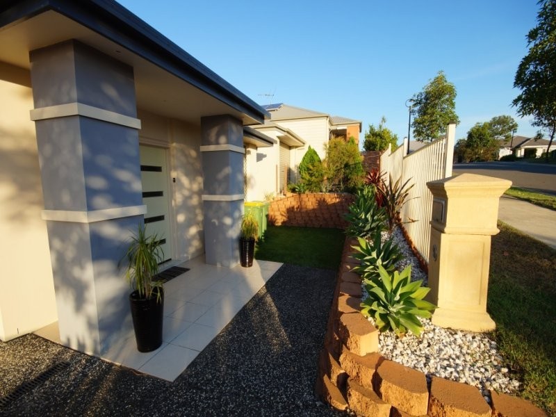 32 Hyde Avenue, Springfield Lakes QLD 4300