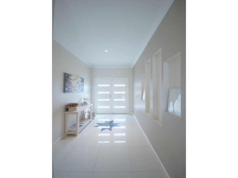 32 Hyde Avenue, Springfield Lakes QLD 4300