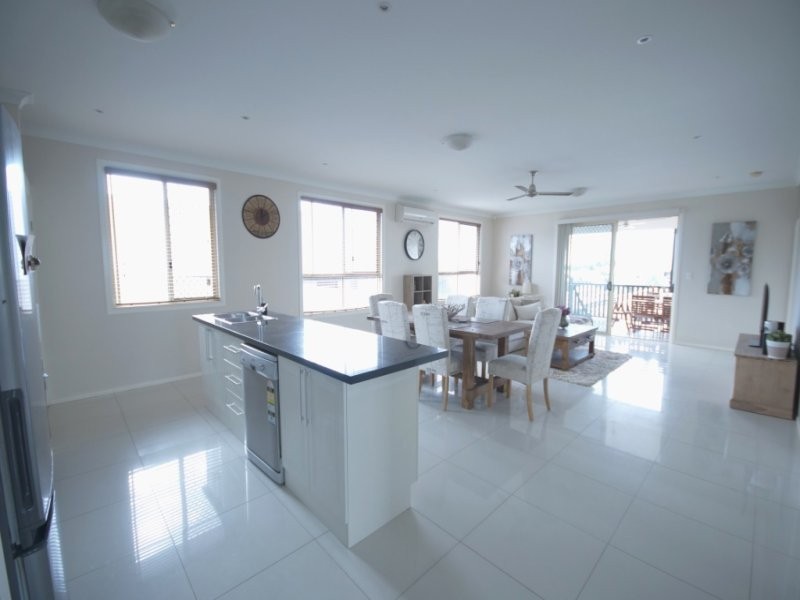 32 Hyde Avenue, Springfield Lakes QLD 4300