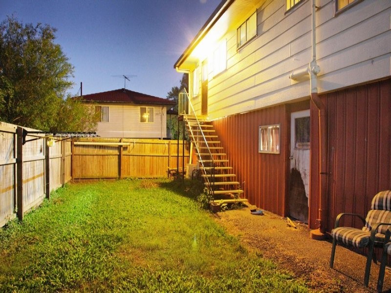 1/10 Glen Noble Avenue, Redbank Plains QLD 4301