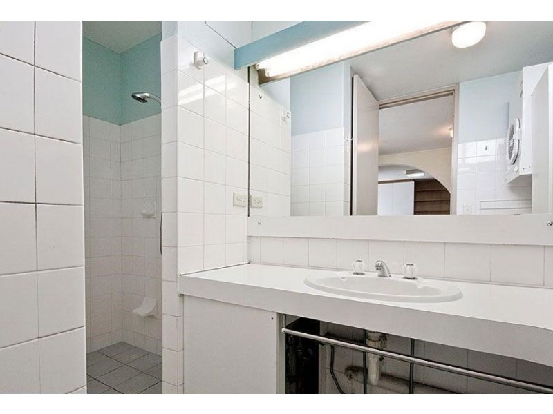 4D 28 Fortescue Street, Spring Hill QLD 4000