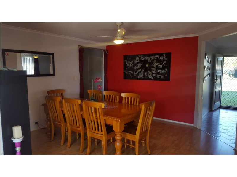 77 Bottlebrush Drive, Regents Park QLD 4118