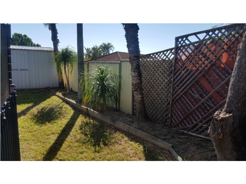 77 Bottlebrush Drive, Regents Park QLD 4118