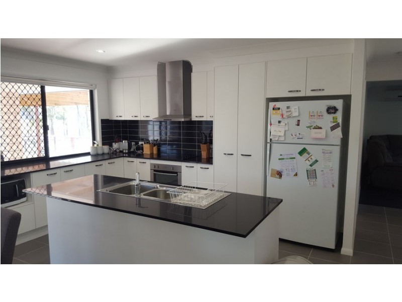 109 Fairway Drive, Kensington Grove QLD 4341