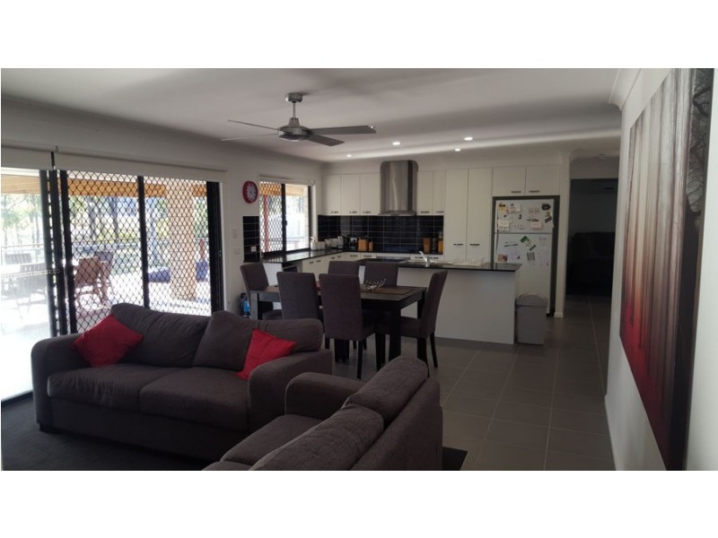 109 Fairway Drive, Kensington Grove QLD 4341