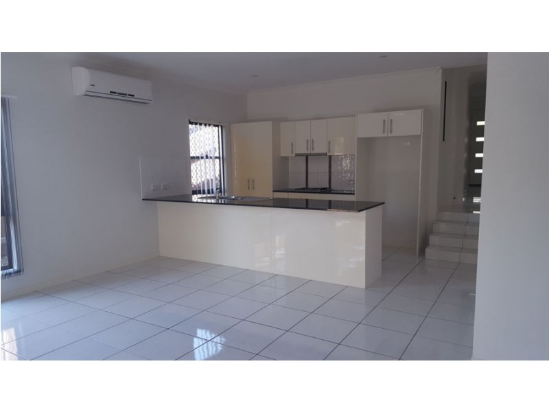 30 Waratah Crescent, Springfield Lakes QLD 4300