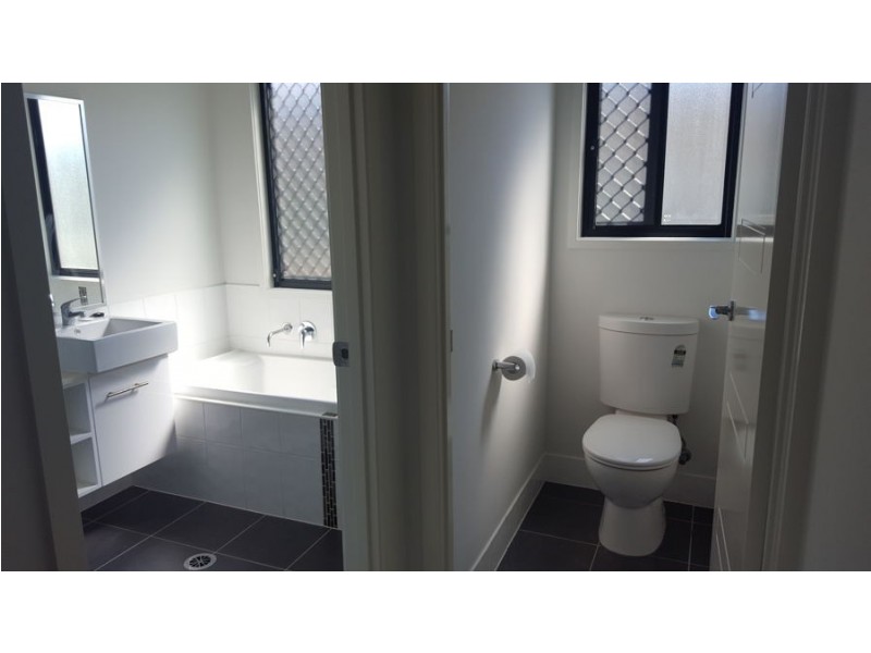 30 Waratah Crescent, Springfield Lakes QLD 4300