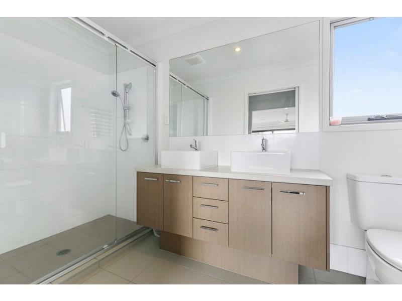 11 Tall Woods Court, Brookwater QLD 4300
