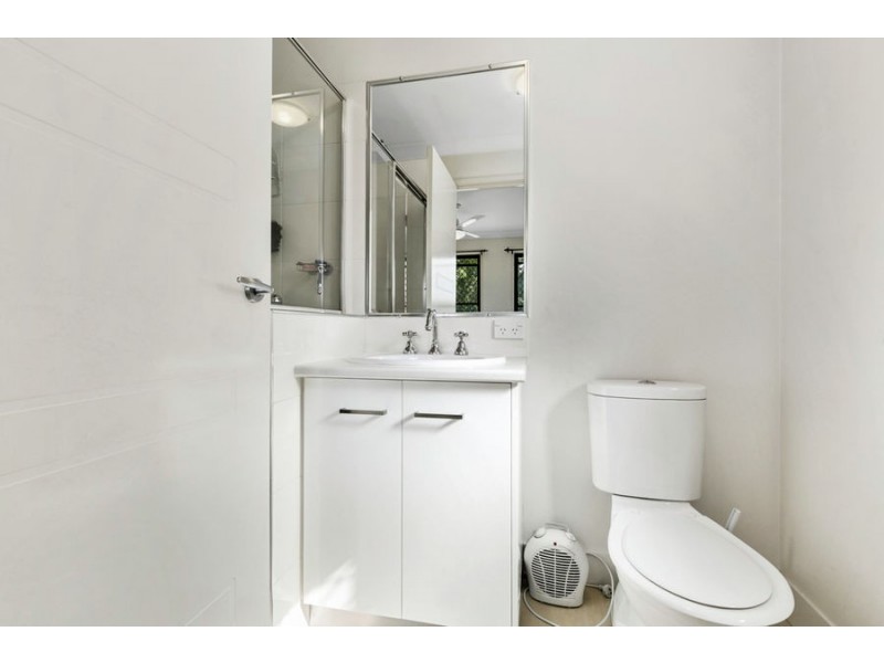 18 Henry Samuel Drive, Redbank Plains QLD 4301