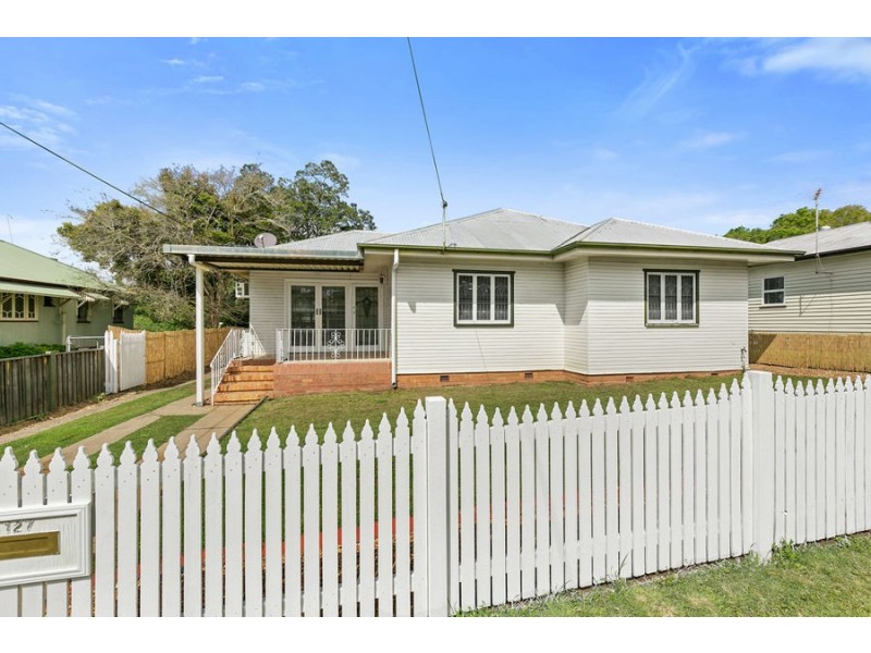 127 Jacaranda Street, North Booval QLD 4304