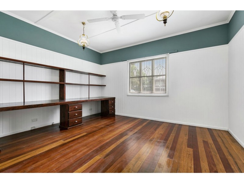 127 Jacaranda Street, North Booval QLD 4304