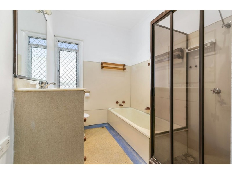 127 Jacaranda Street, North Booval QLD 4304