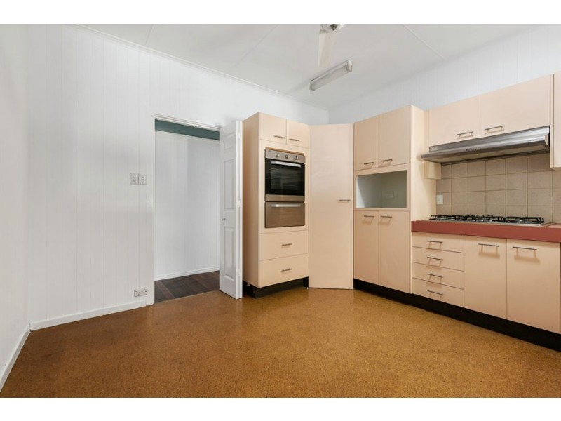 127 Jacaranda Street, North Booval QLD 4304