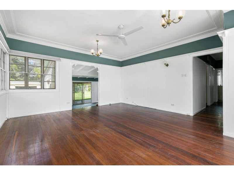 127 Jacaranda Street, North Booval QLD 4304