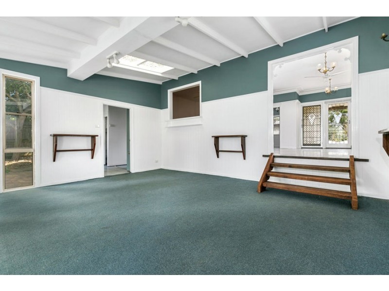 127 Jacaranda Street, North Booval QLD 4304