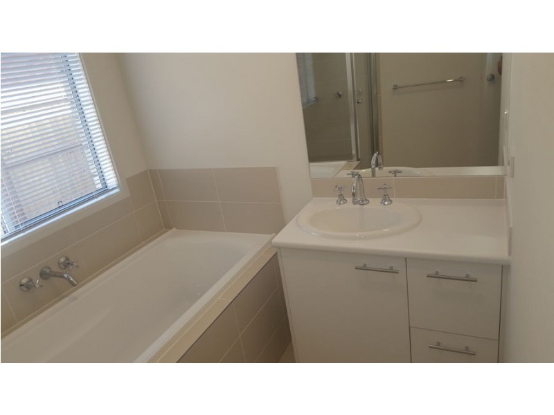 1041 Samford Road, Leichhardt QLD 4305