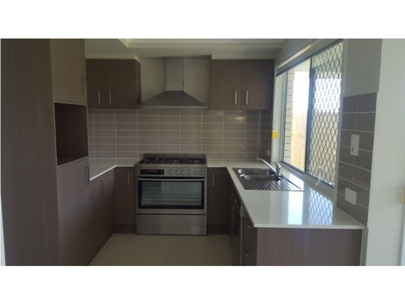 80 Falkland Street West, Heathwood QLD 4110