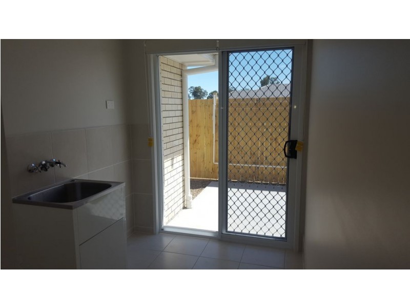 80 Falkland Street West, Heathwood QLD 4110